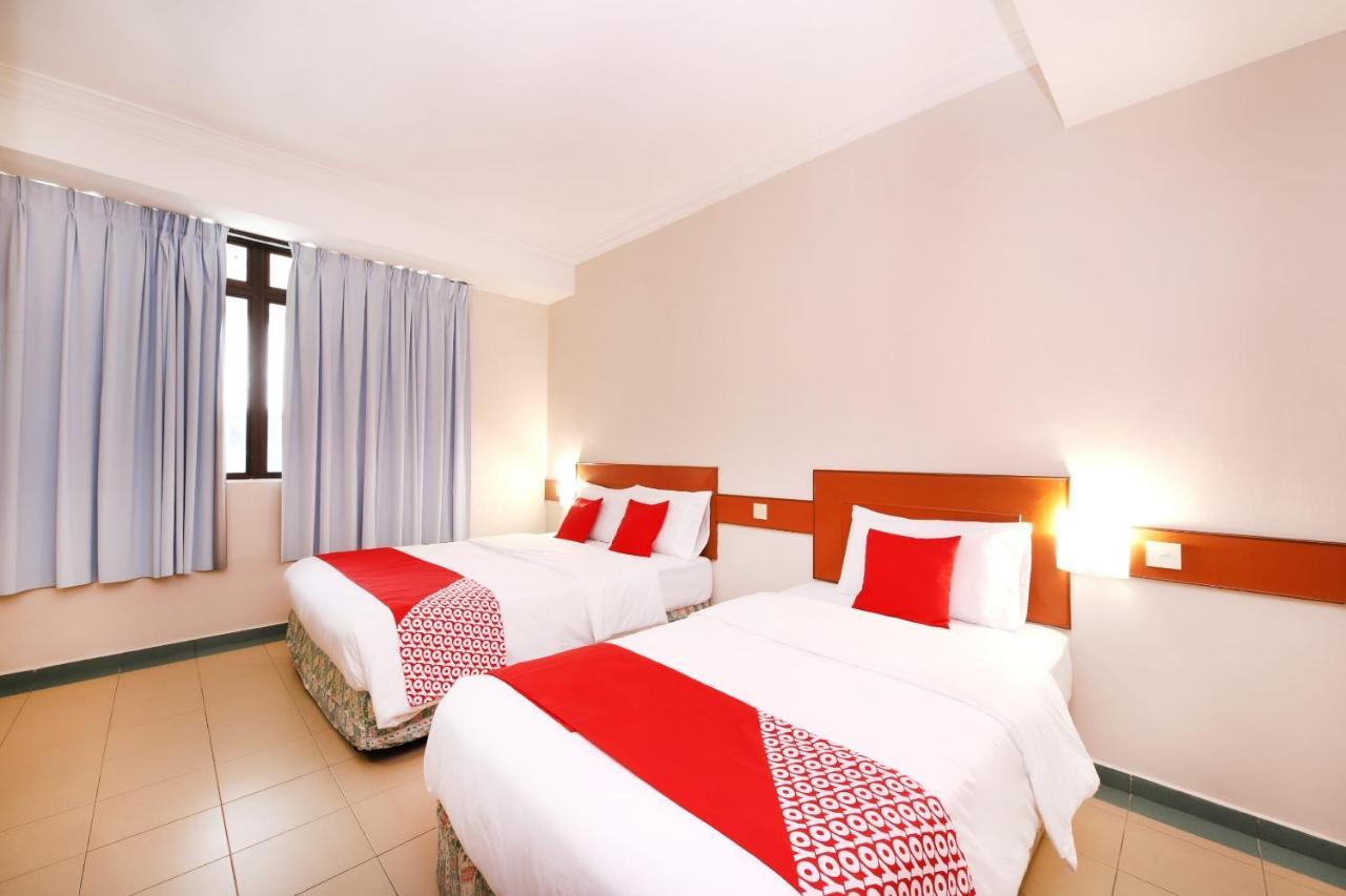 Oyo 764 Hotel Famous Inn Malacca Exteriör bild