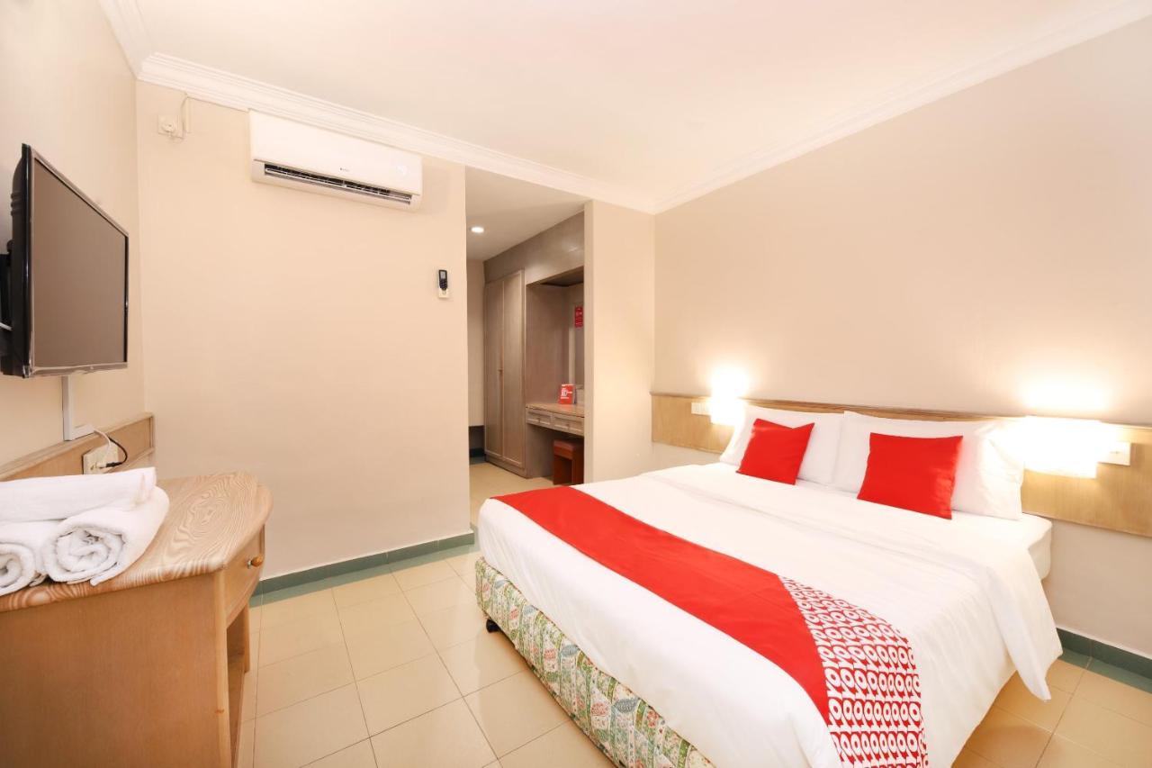 Oyo 764 Hotel Famous Inn Malacca Exteriör bild