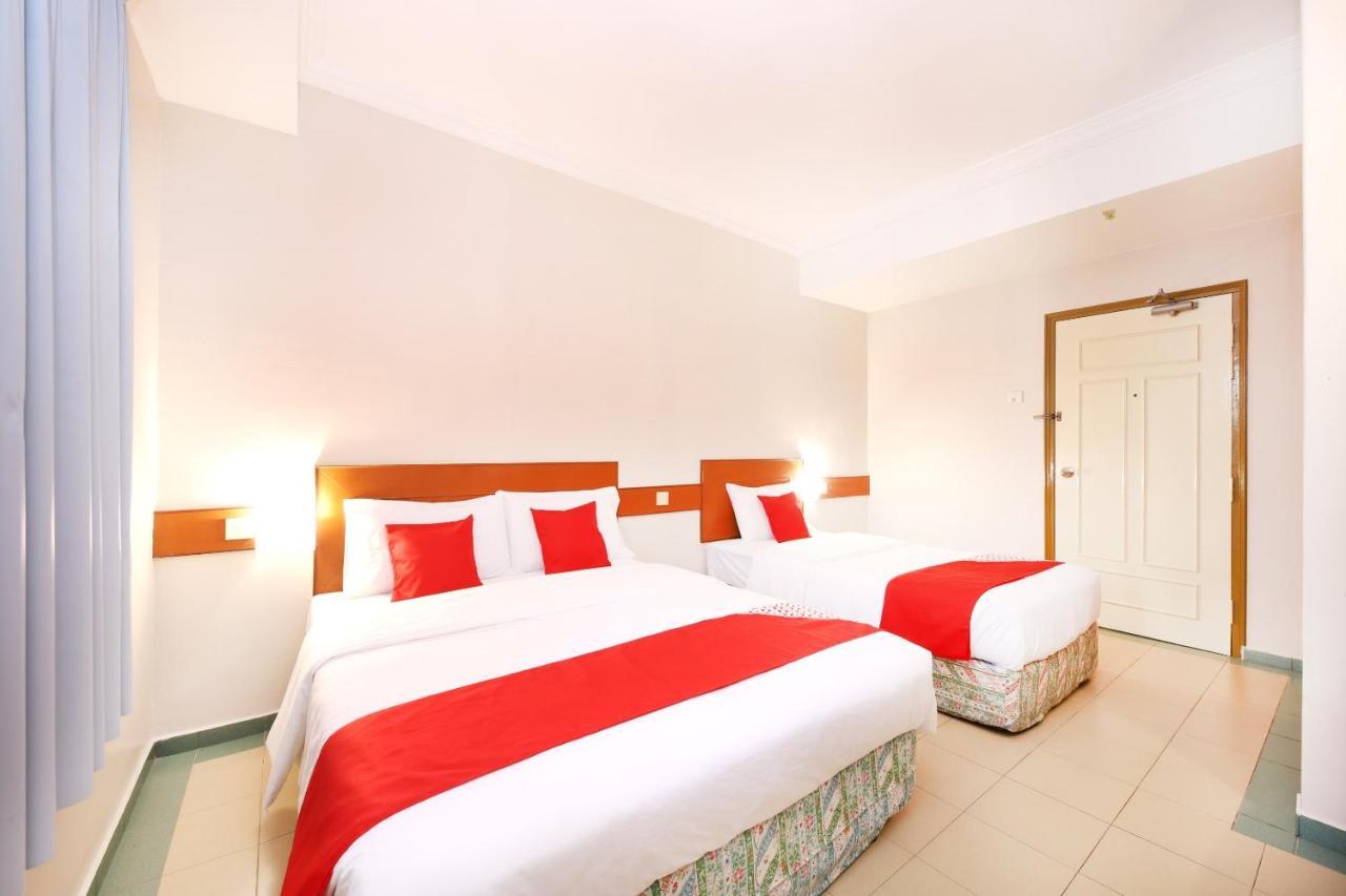 Oyo 764 Hotel Famous Inn Malacca Exteriör bild