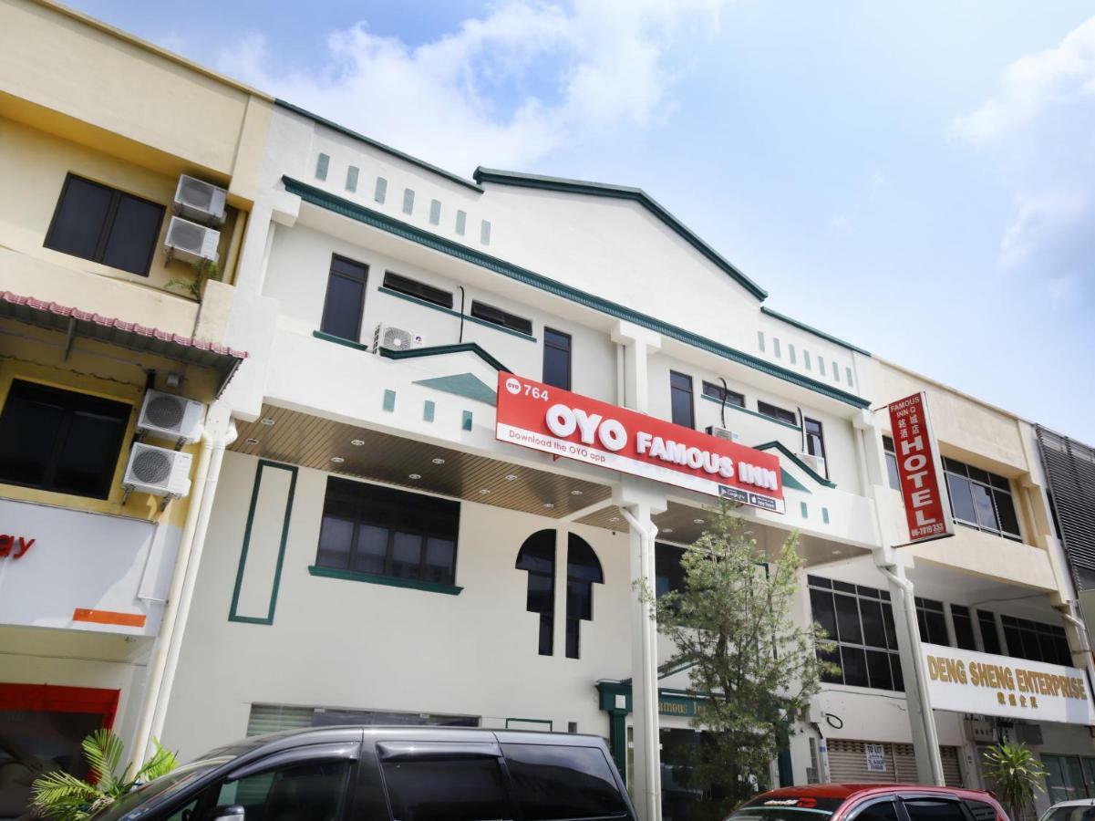 Oyo 764 Hotel Famous Inn Malacca Exteriör bild