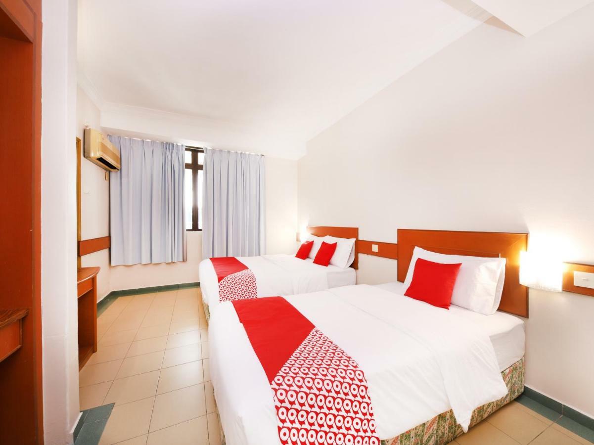 Oyo 764 Hotel Famous Inn Malacca Exteriör bild